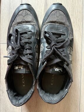 COACH Farah Gray and Black Signature Logo Runner Sneakers